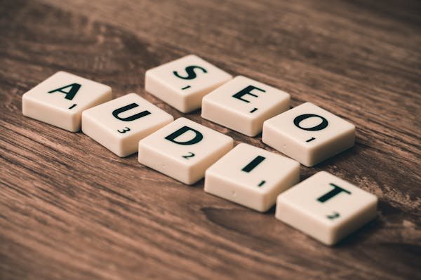 Améliorez votre visibilité en réussissant un audit technique seo